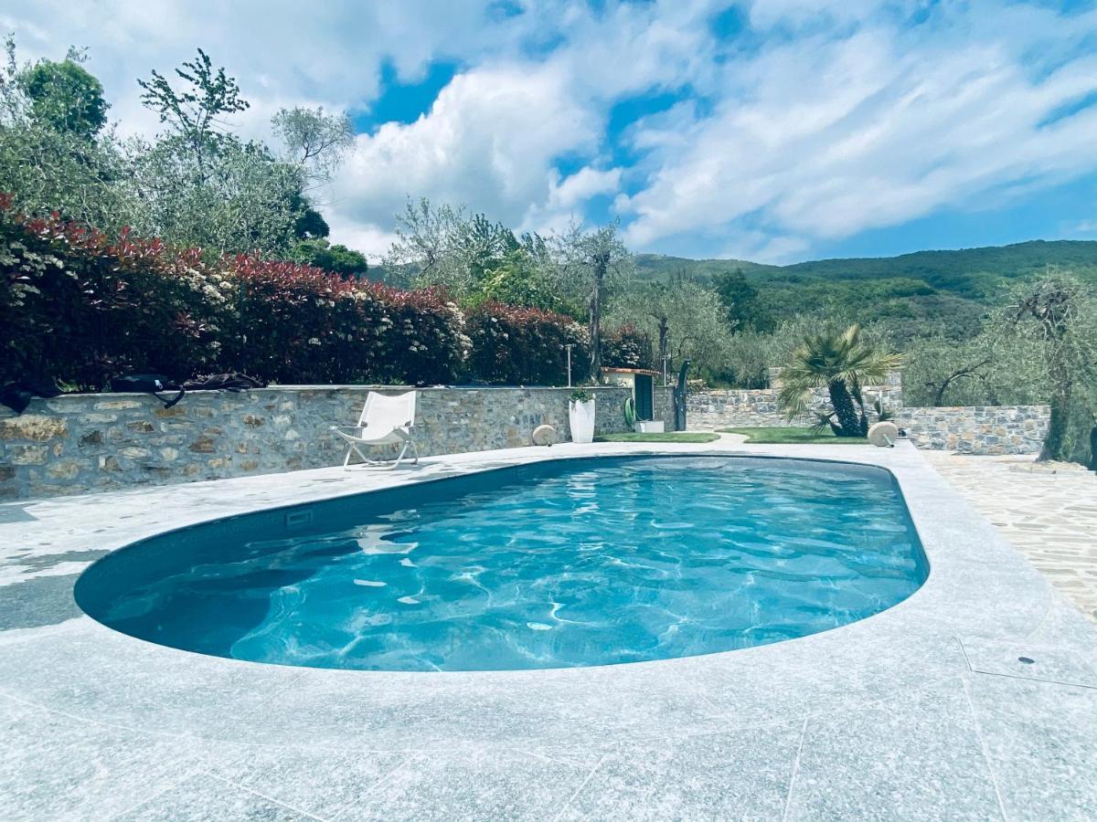 Casa Vacanze Gli Ulivi Borgomaro Exterior foto