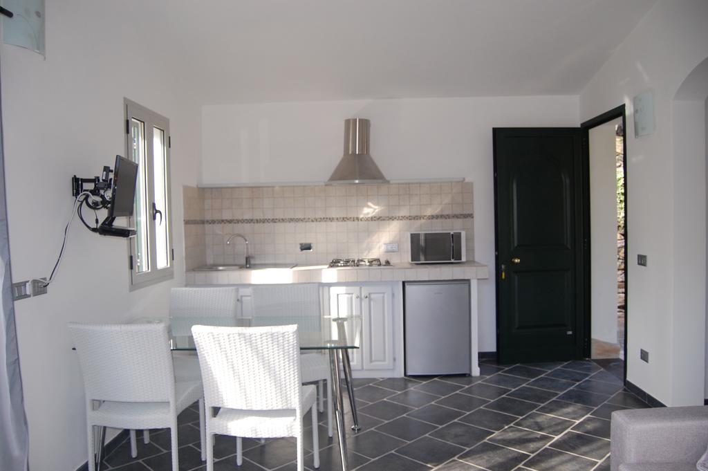 Casa Vacanze Gli Ulivi Borgomaro Habitación foto
