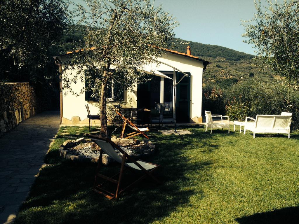 Casa Vacanze Gli Ulivi Borgomaro Habitación foto