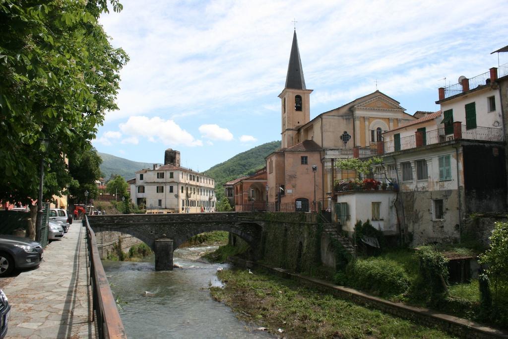 Casa Vacanze Gli Ulivi Borgomaro Habitación foto