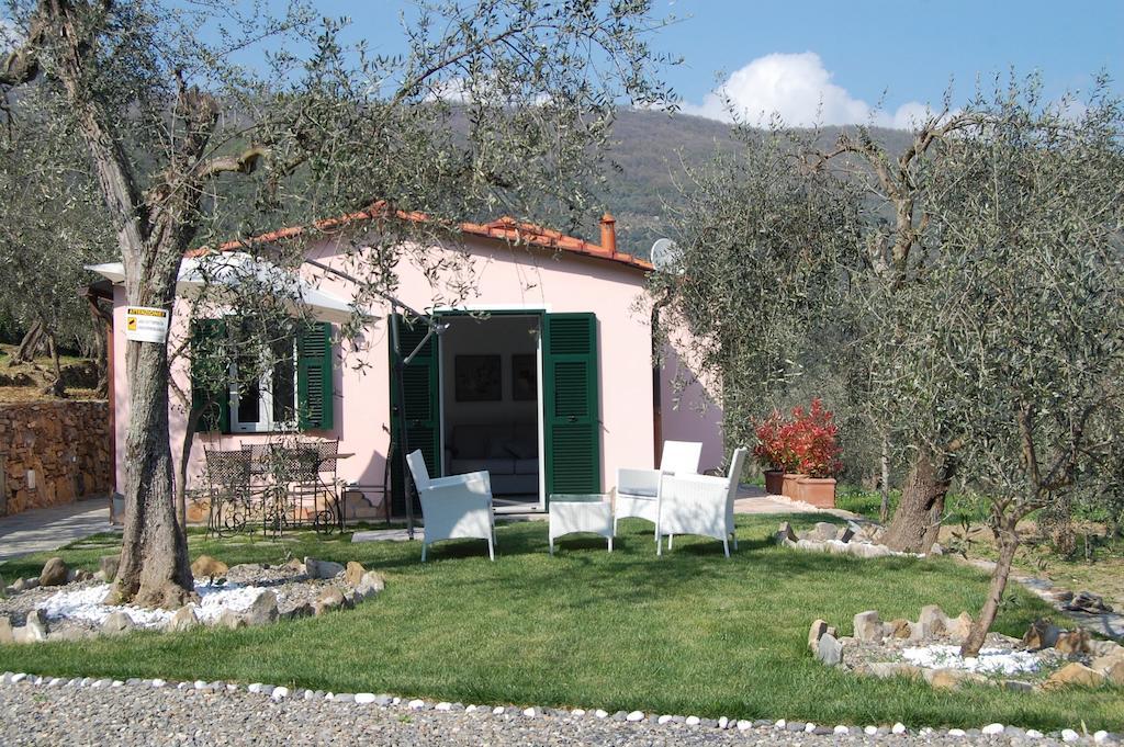 Casa Vacanze Gli Ulivi Borgomaro Habitación foto