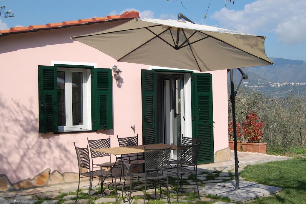 Casa Vacanze Gli Ulivi Borgomaro Habitación foto